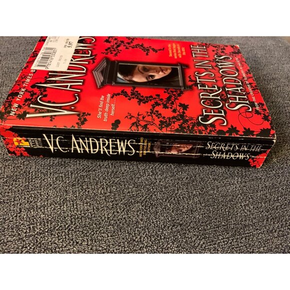 V.C. Andrews "Secrets In The Shadows" Paperback Book - Picture 4 of 5